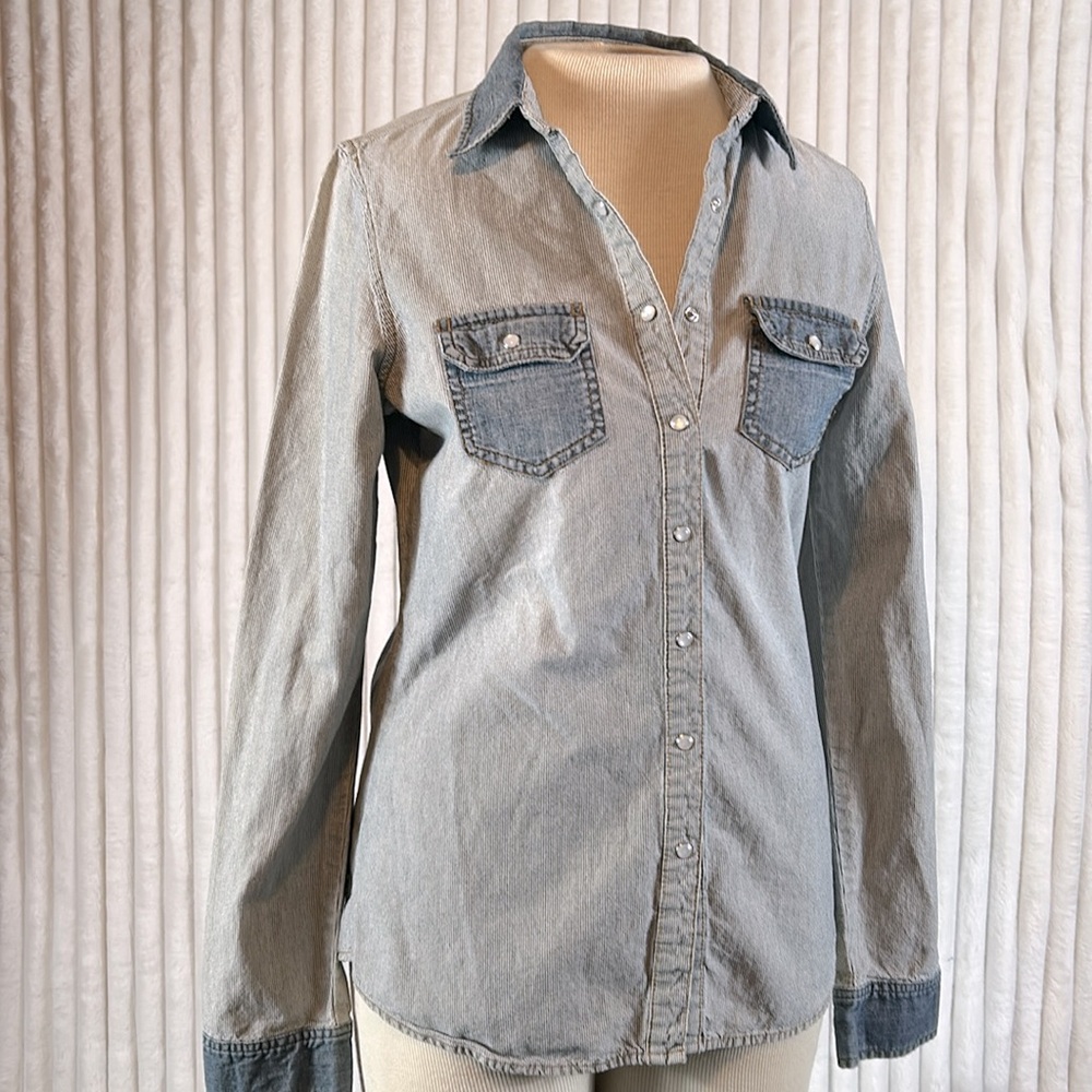 Peoples liberation pin, striped denim pearl snap down cowgirl shirt size small